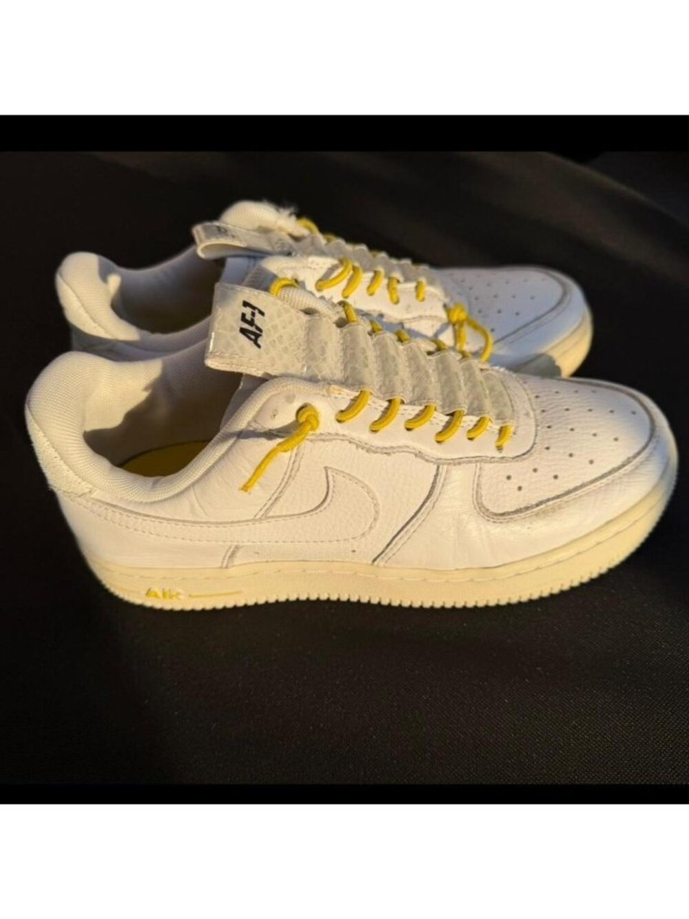 Nike Air Force 1 07 - Picture 2 of 8